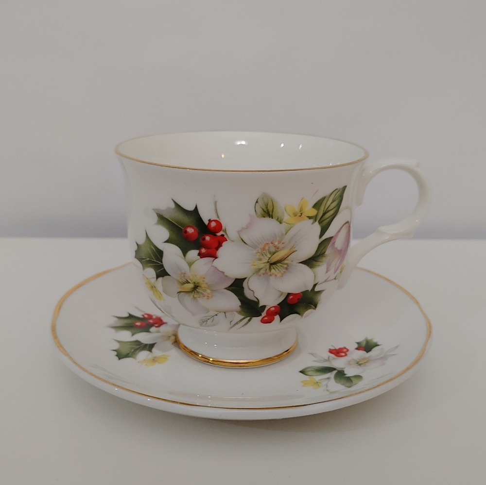 Pretty Sadler Wellington Christmas Teacup and Saucer